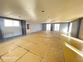 Forumland Real Estate, Επαγγελματικός χώρος