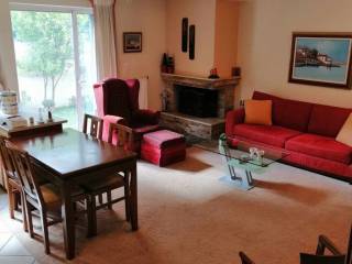 Kathistiko eniaio me koyzina