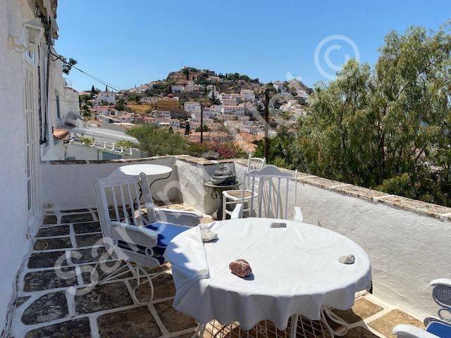 20 m2 sea facing terrace from sitting room and kitchen
