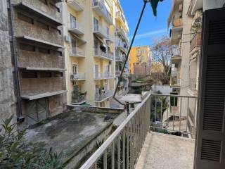 ΜΠΑΛΚΟΝΙ ΔΩΜΑΤΙΟΥ