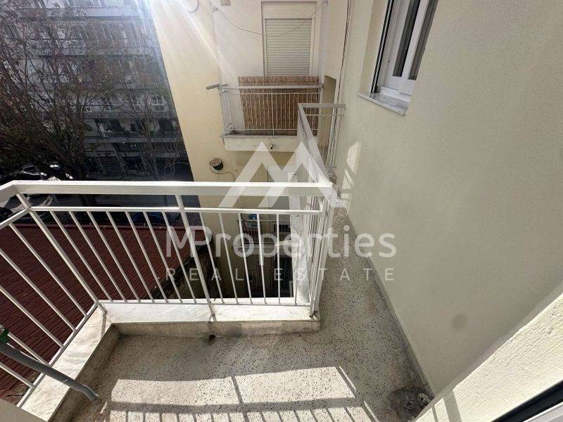 Θέα από μπαλκόνι