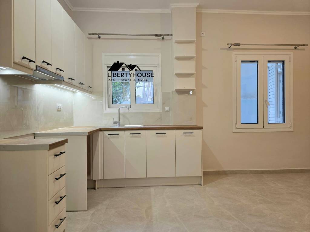 Ενιαία κουζίνα με σαλόνι