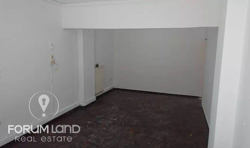 Forumland Real Estate, Σαλόνι