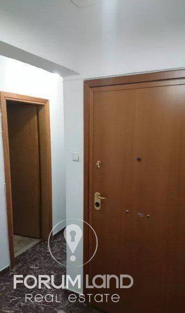 Forumland Real Estate, Θωρακισμένη πόρτα