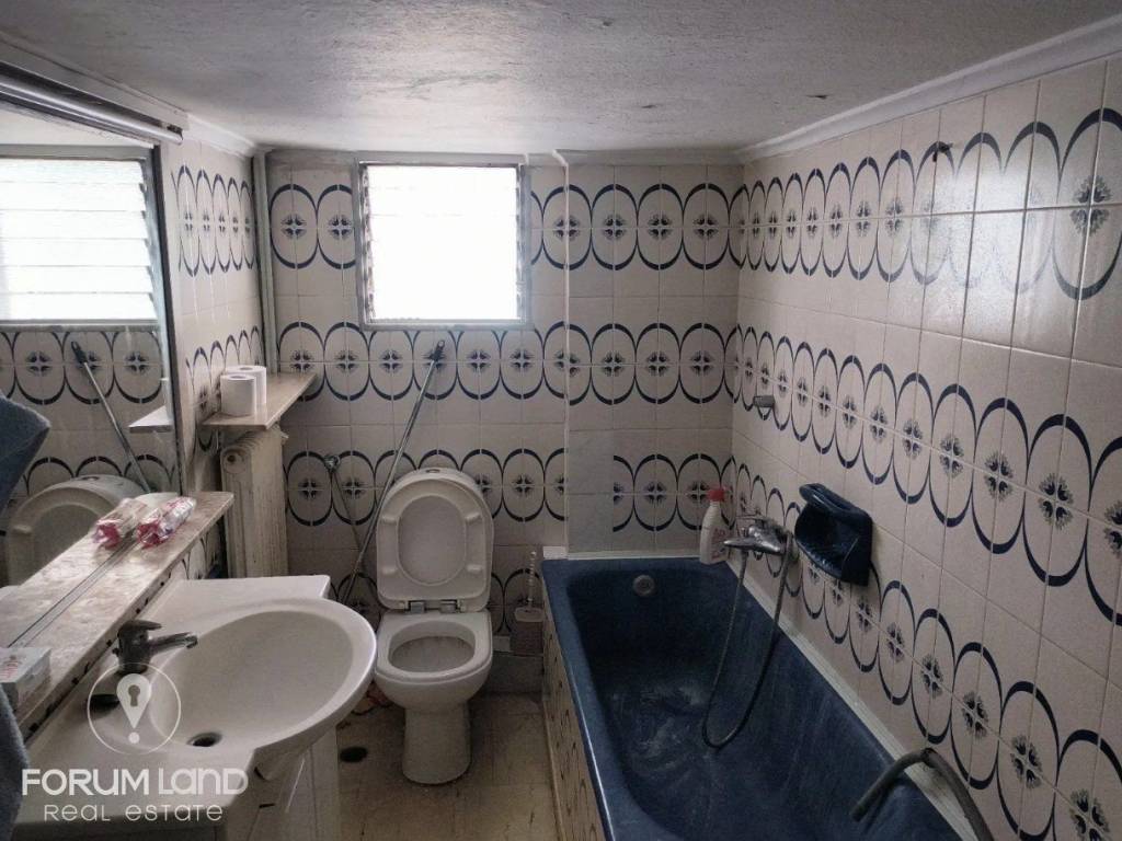 Forumland Real Estate, Μπάνιο