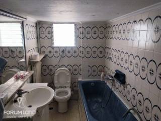 Forumland Real Estate, Μπάνιο