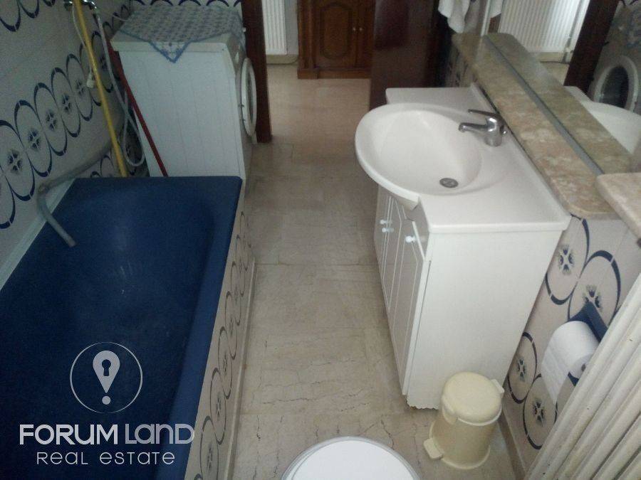 Forumland Real Estate, Μπάνιο