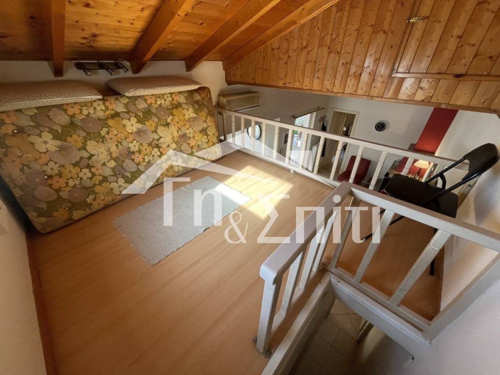 Υπνοδωμάτιο,1ος όροφος