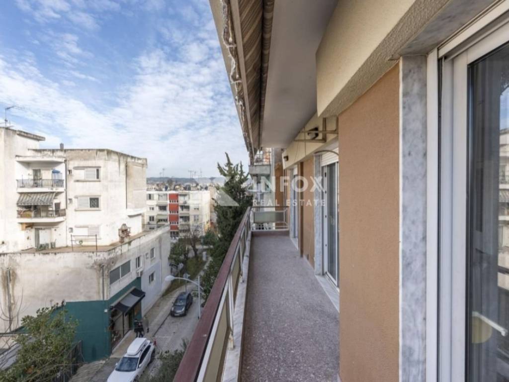 Θέα από μπαλκόνι