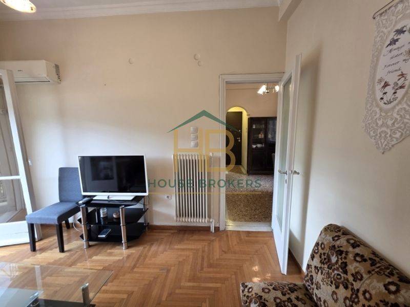 Σαλόνι,epiploeno-diamerisma-ano-kypseli-new-deal-house-broke