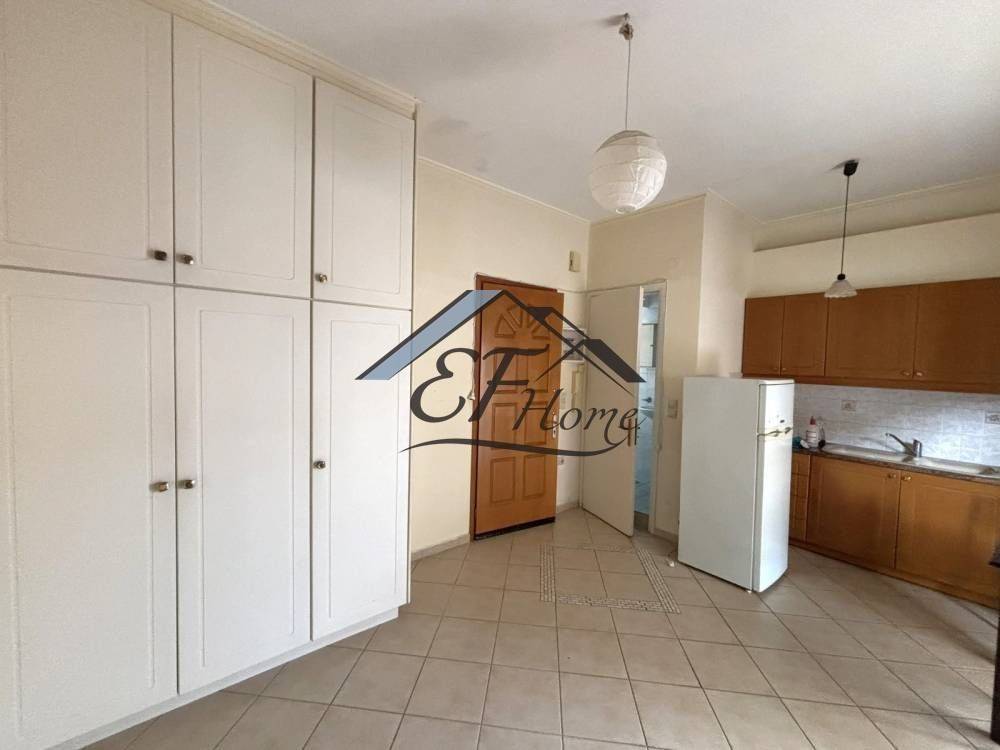 Ενιαίος χώρος υπνοδωμάτιο-κουζίνα