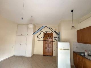 Ενιαίος χώρος υπνοδωμάτιο-κουζίνα