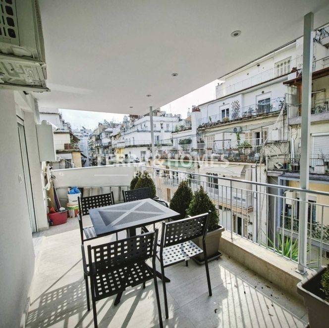 Θέα από μπαλκόνι