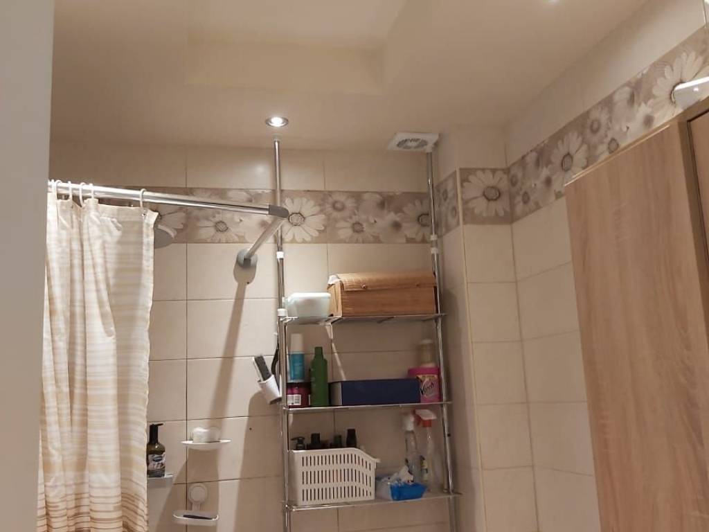 ANYPLACE MESITIKES YPERESIES