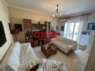 Καβάλα, Κέντρο: Πωλείται ανακαινισμένο διαμπερές Διαμέρισμα 74τ.μ.