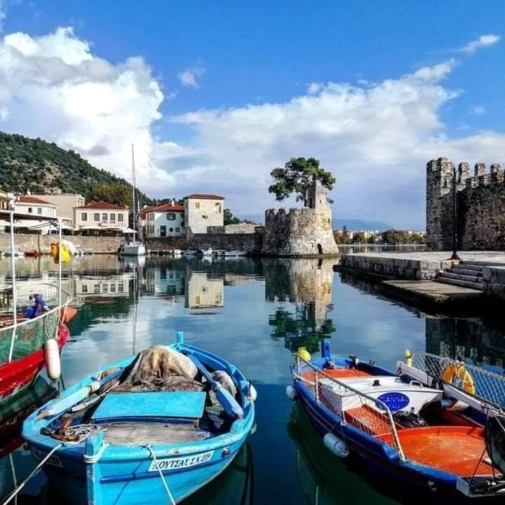 TO LIMANI TES POLES 6APOSTASE