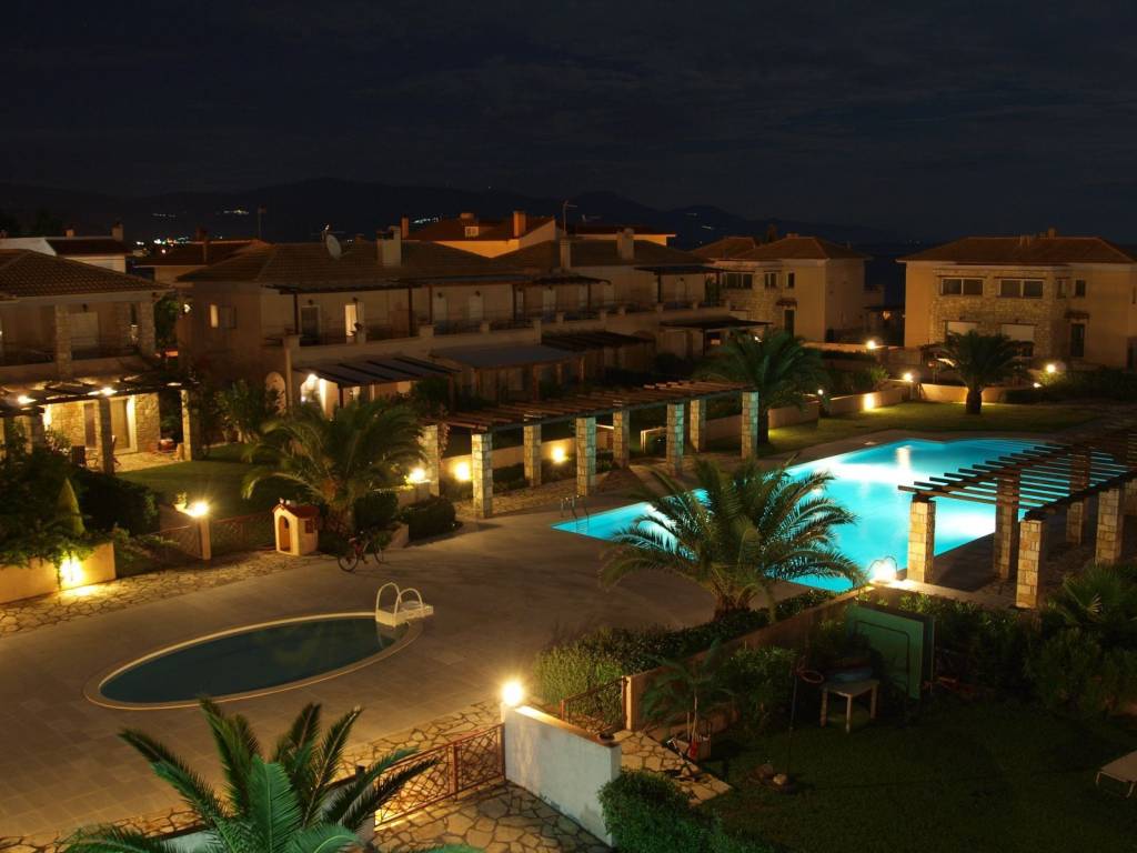 TO SYGKROTEMA TE NYCHTA