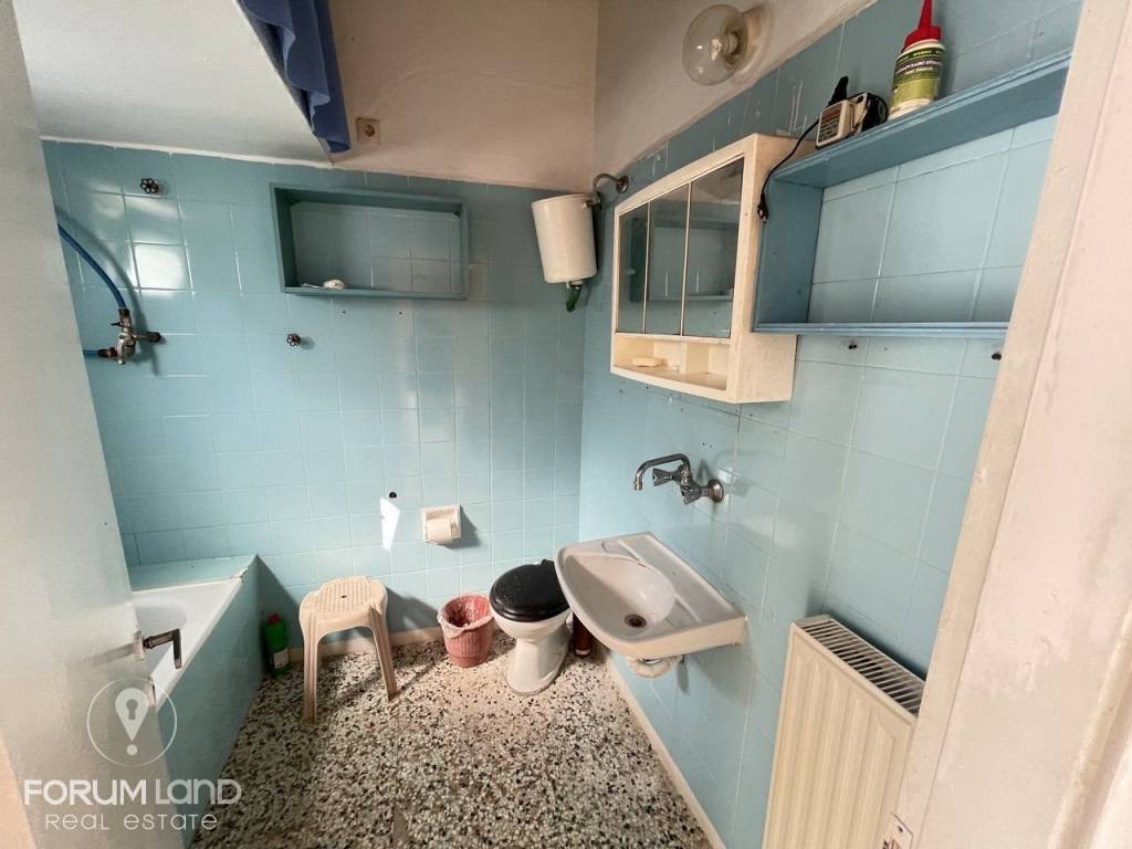 Forumland Real Estate, Μπάνιο