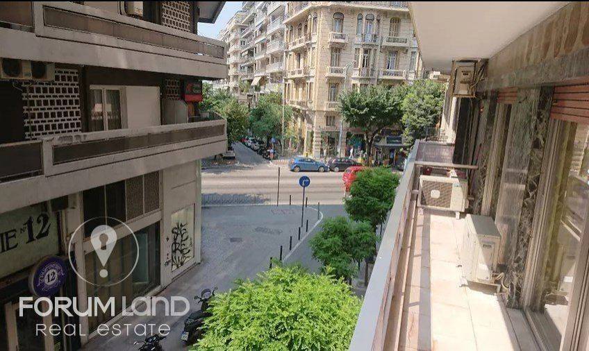 Forumland Real Estate, Βεράντες