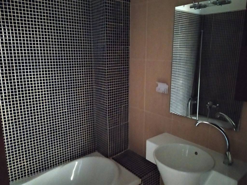 YPARCHEI MPANIO STO ISOGEIO KAI STON 1o OROPHO