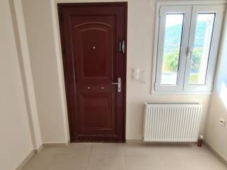 E EISODOS STON 1o OROPHO. YPARCHEI KAI ESOTERIKE SKALA