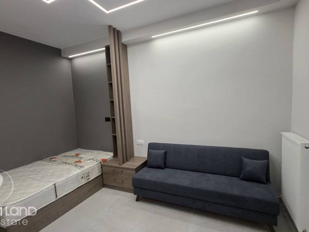 Forumland Real Estate, Studio 30τ.μ.