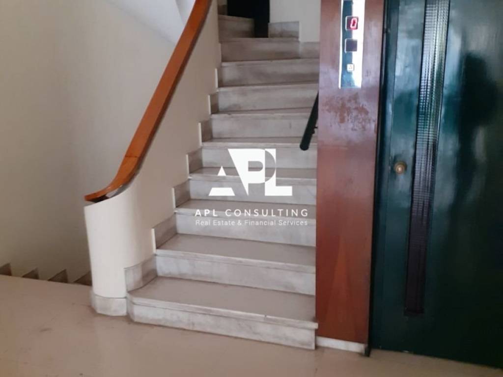 Anelkysteras kai skales