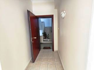 εισοδος διαμερισματος