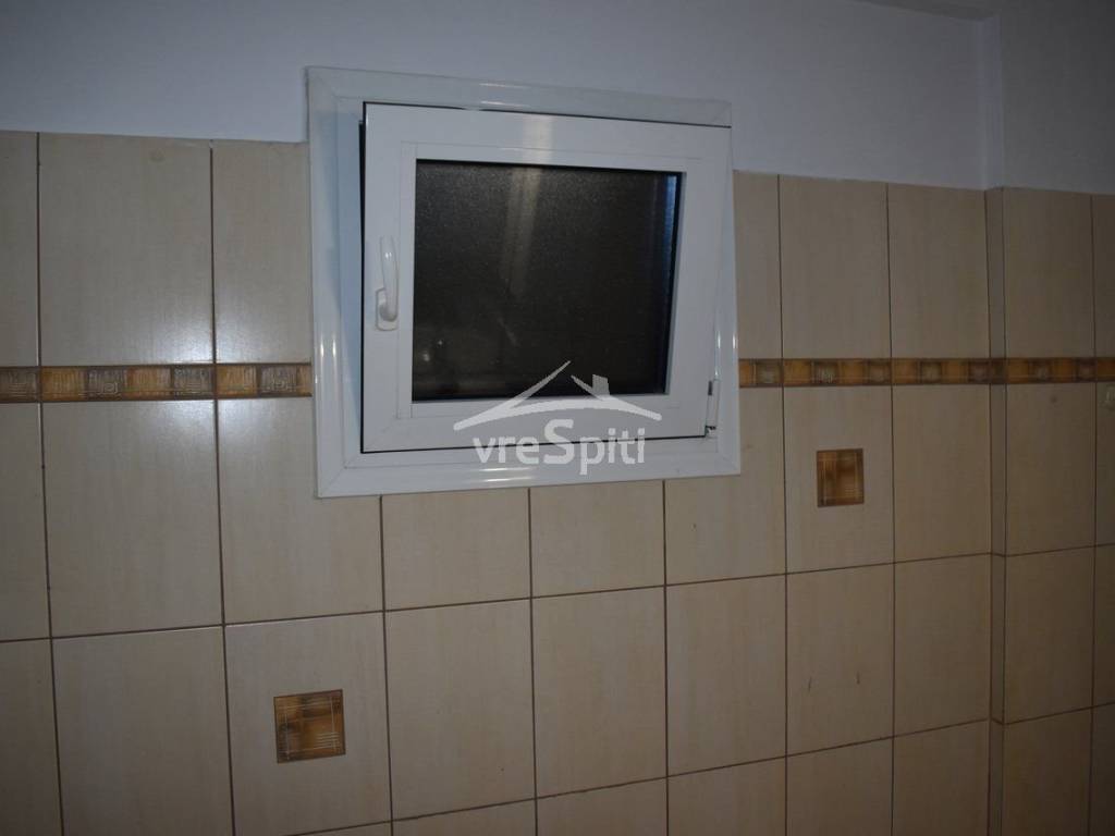 ΠΑΡΑΘΥΡΟ ΛΟΥΤΡΟΥ