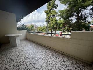 εναντι πάρκου ,ψηλός 1ος όροφος