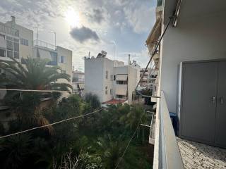 πίσω βεράντα καταπράσινος ακάλυπτος