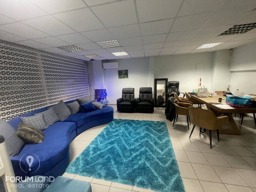 Forumland Real Estate, Ισόγειο κατάστημα