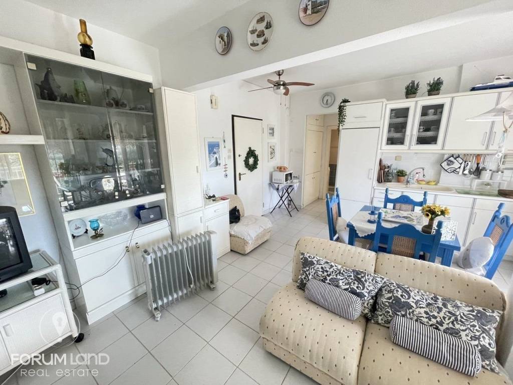 Forumland Real Estate, Σαλοκουζίνα