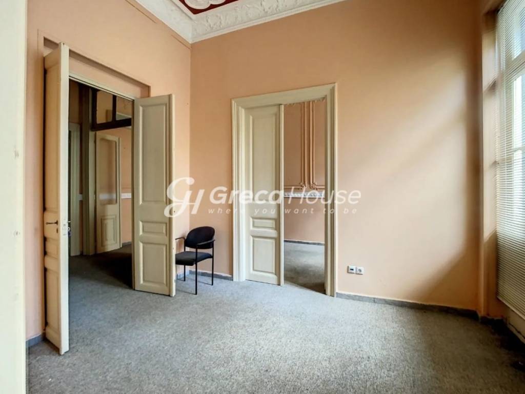 Διατηρητέο Κτίριο στον Άγιο Παντελεήμονα – Ιδανική Ευκαιρία