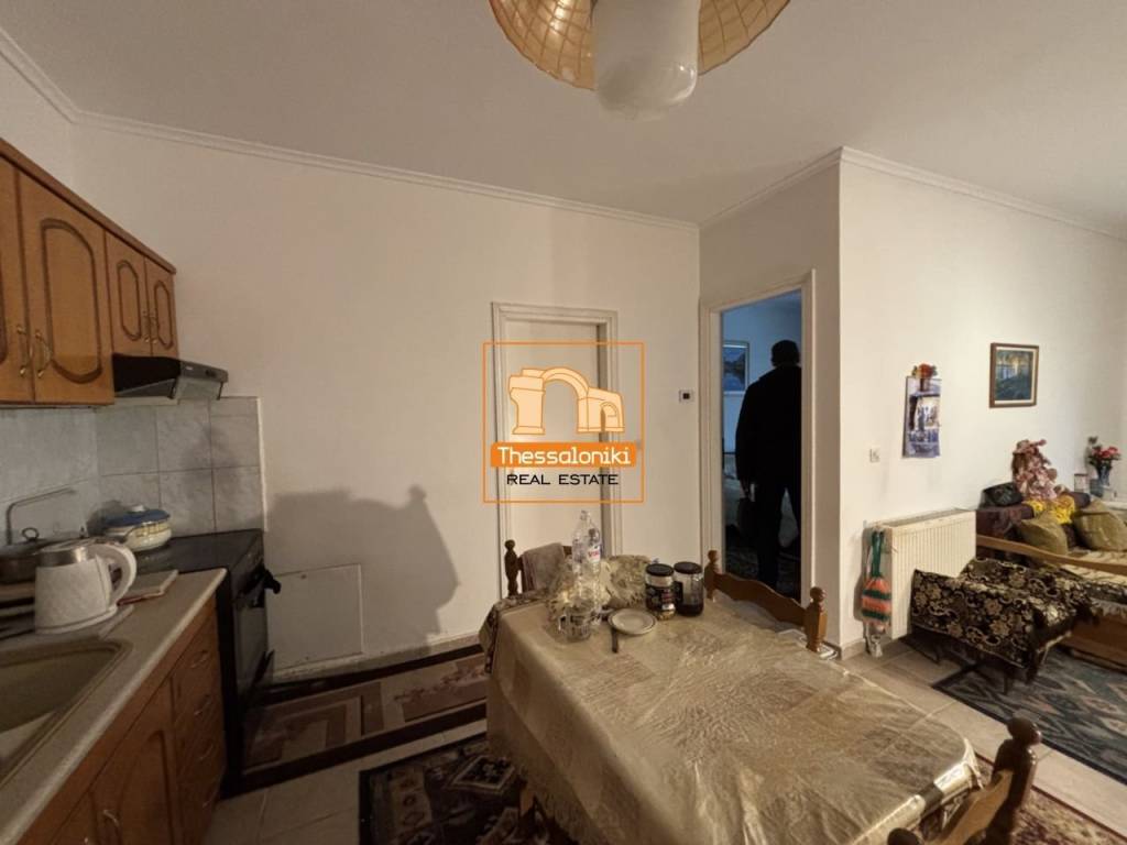 Ωραιόκαστρο, Γκαρσονιέρα