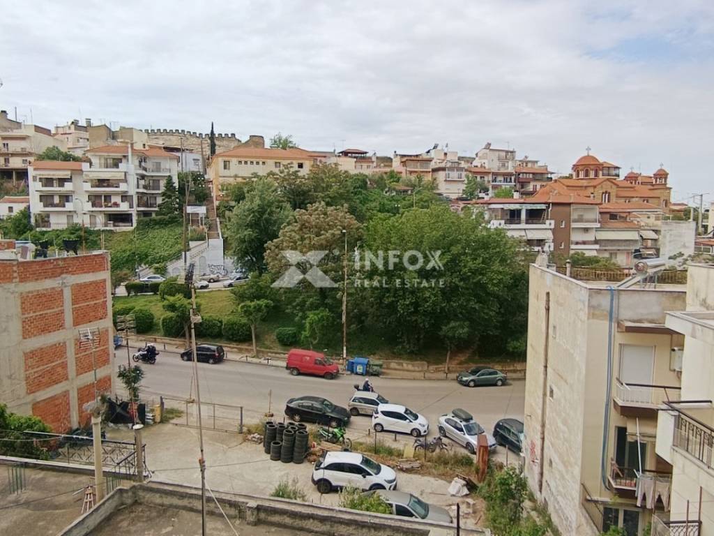 Θέα από μπαλκόνι