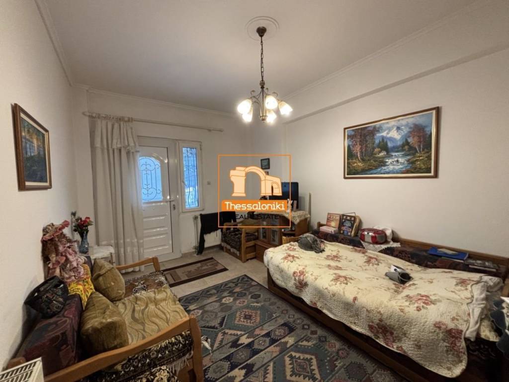 Ωραιόκαστρο, Διαμέρισμα