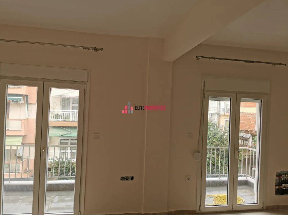 ΚΟΥΦΩΜΑΤΑ PVC ΜΕ ΔΙΠΛΑ ΤΖΑΜΙΑ