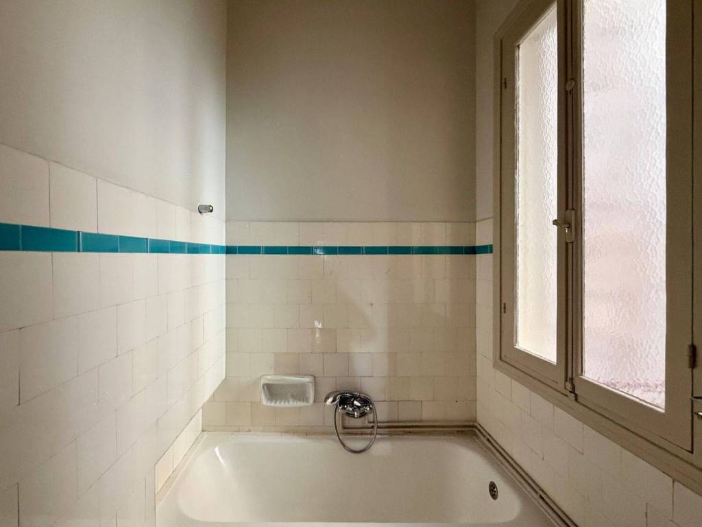 fokionos_negri_residential_apartment_for_rent