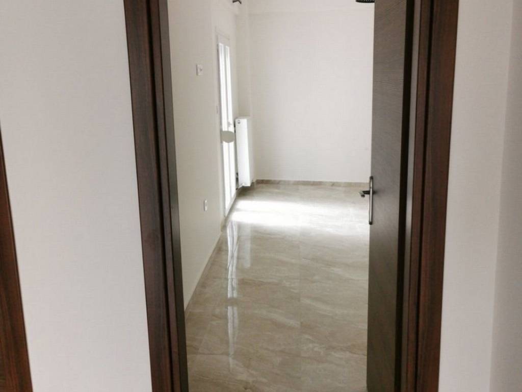 Forumland Real Estate, Είσοδος