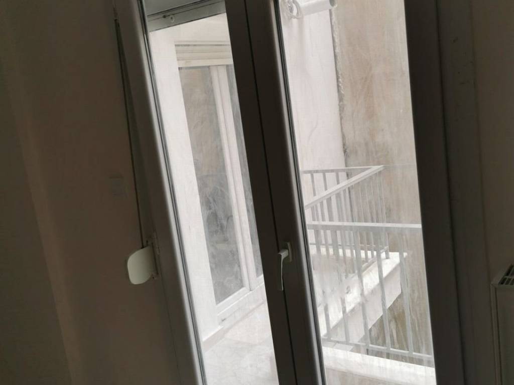 Forumland Real Estate, Κουφώματα