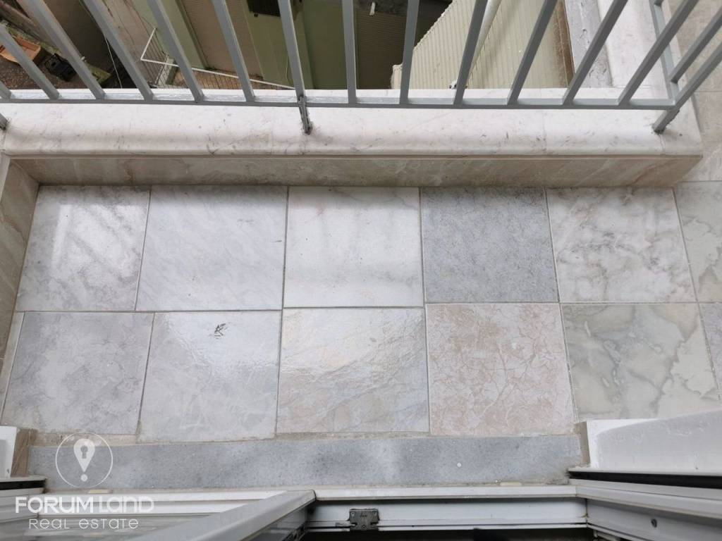 Forumland Real Estate, Μπαλκόνι πίσω