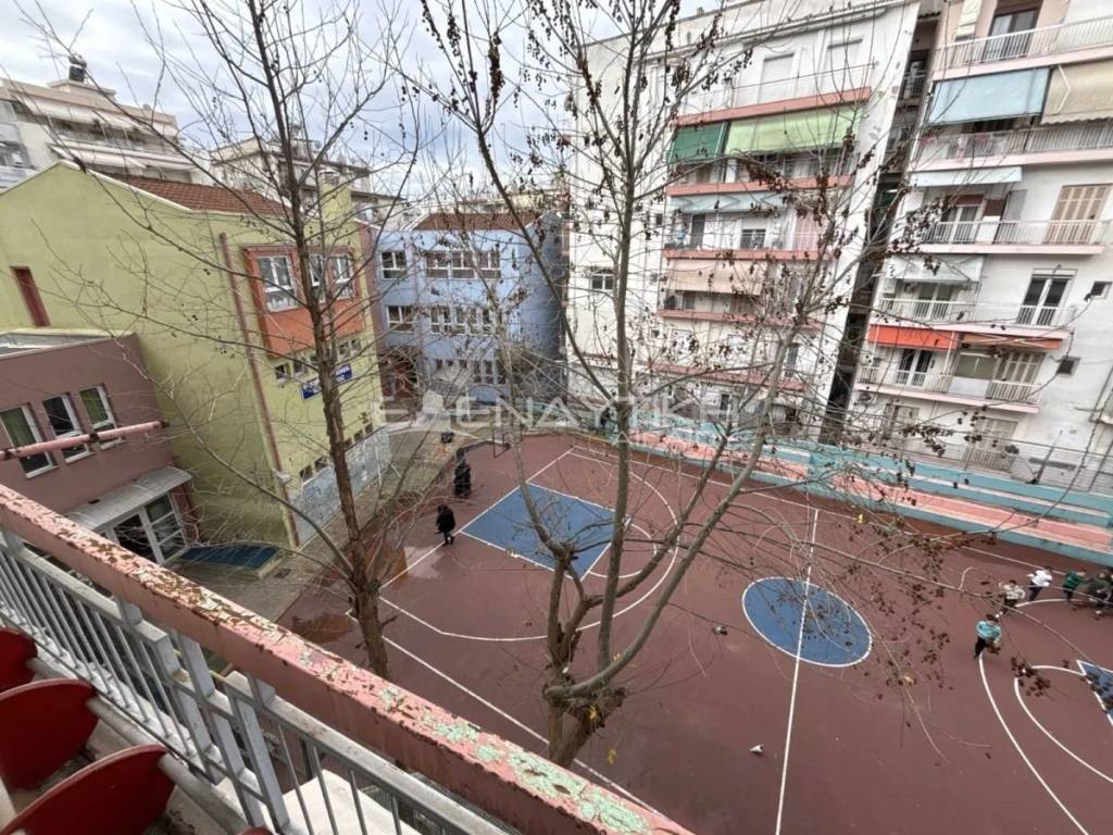 Θέα από μπαλκόνι