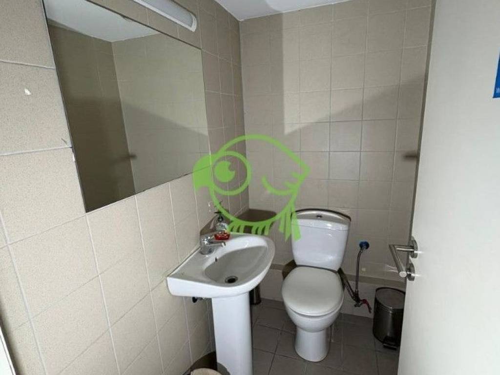 Ημιώροφος - Τουαλέτες