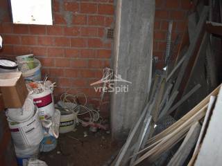 ΜΠΑΝΙΟ ΚΑΤΩ ΕΠΙΠΕΔΟΥ