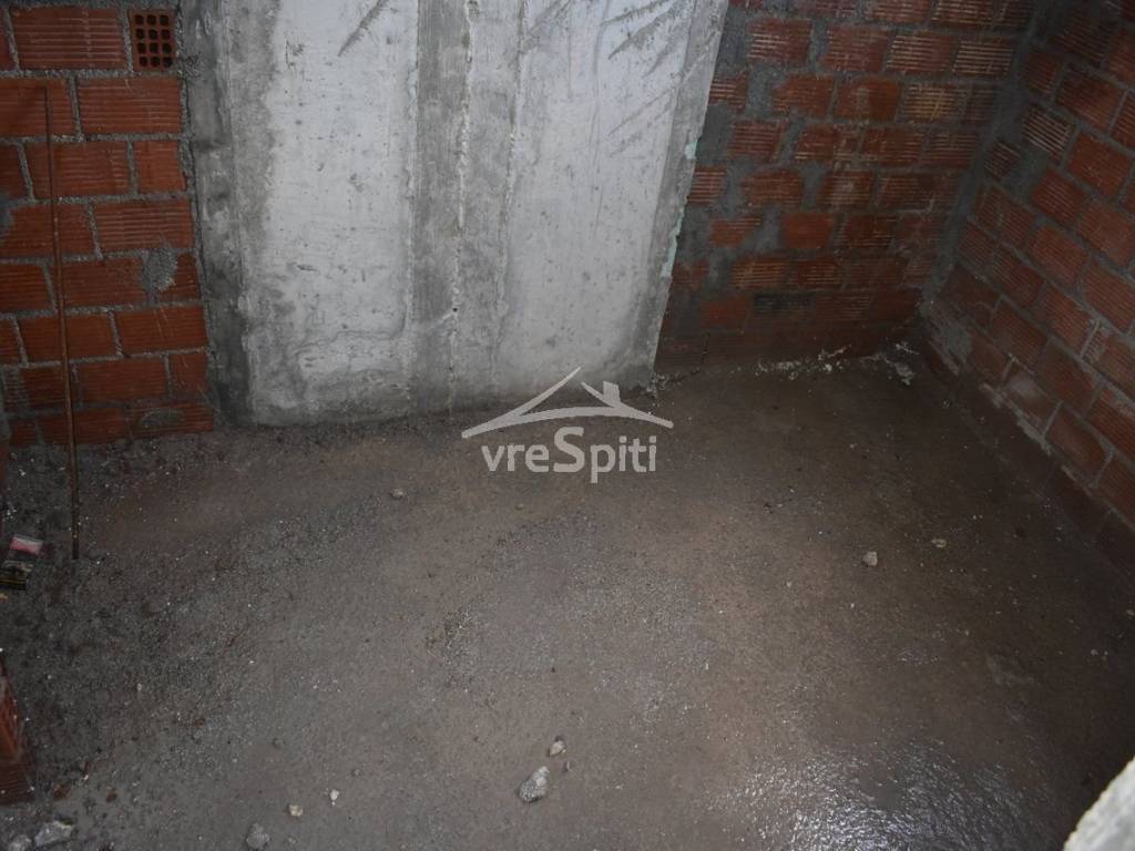 ΜΠΑΝΙΟ ΕΠΑΝΩ ΟΡΟΦΟΥ