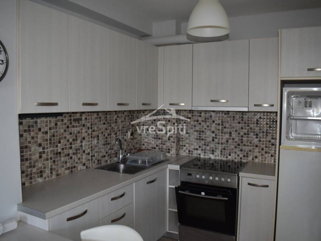 ΚΟΥΖΙΝΑ ΜΕ ΣΥΣΚΕΥΕΣ