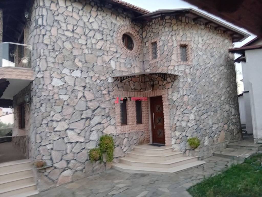 ΜΟΝΟΚΑΤΟΙΚΙΑ