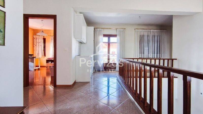 Διάδρομος,Όροφος