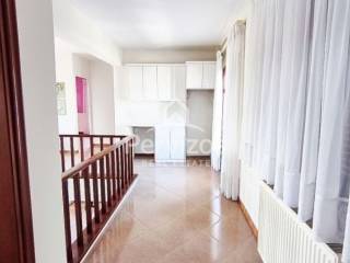 Διάδρομος,Όροφος